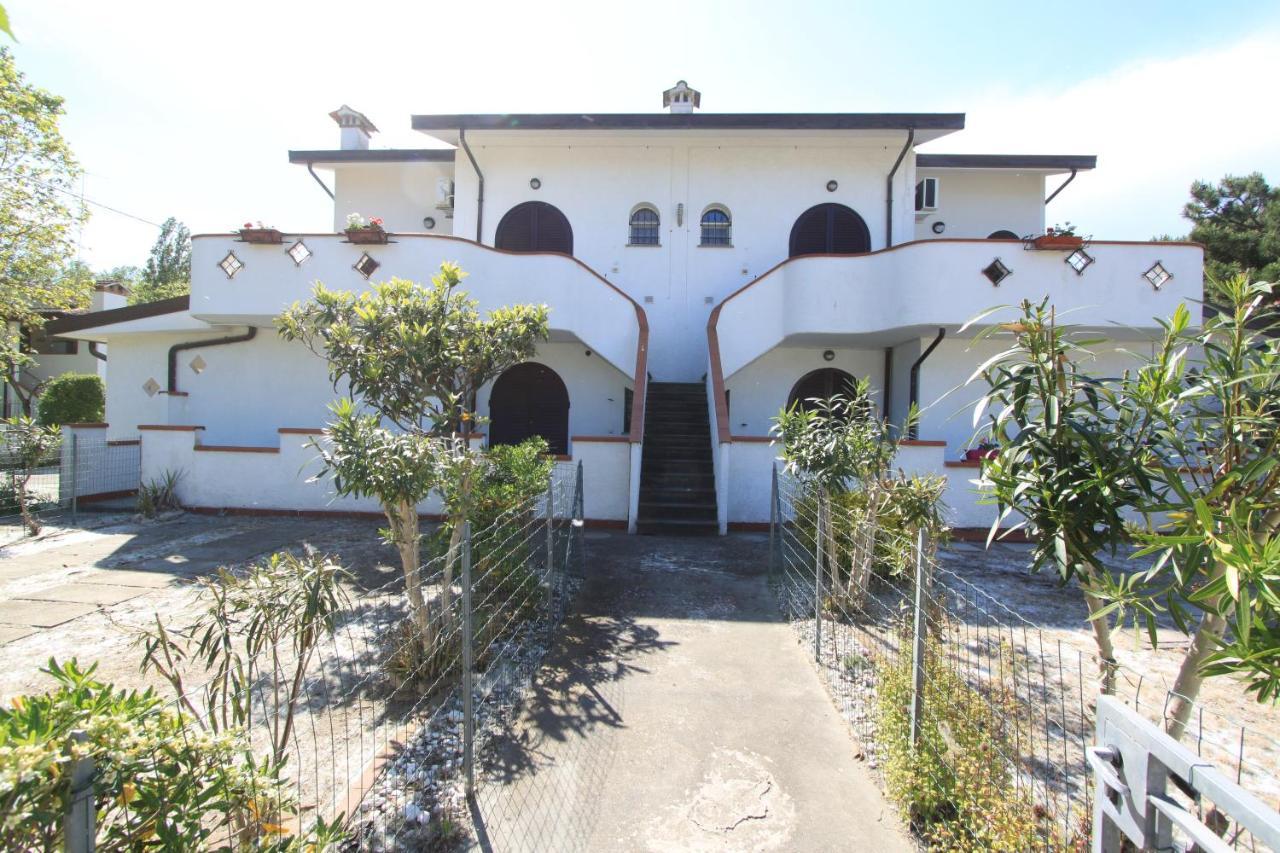 Appennini Villas Lido di Pomposa Eksteriør billede